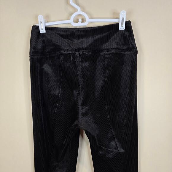 Women's WHBM Black Ribbed Velvet "Runway Legging" Pants | Size 6 - Picture 6 of 10